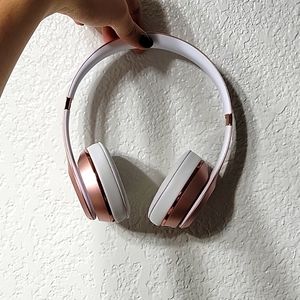 Wireless beats solo 3